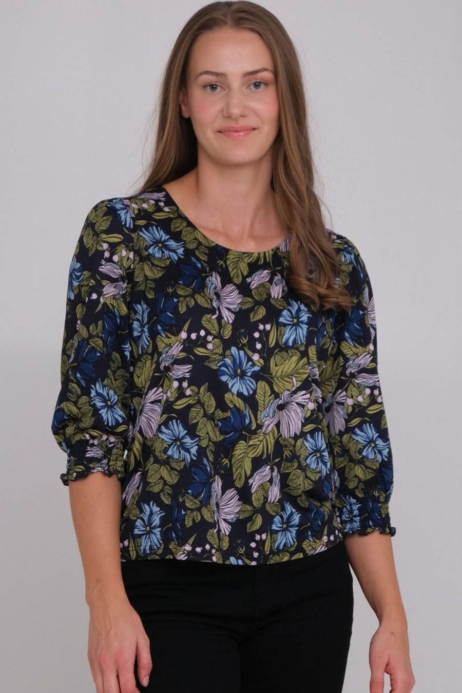 Klaer Zavanna | Synita Topp