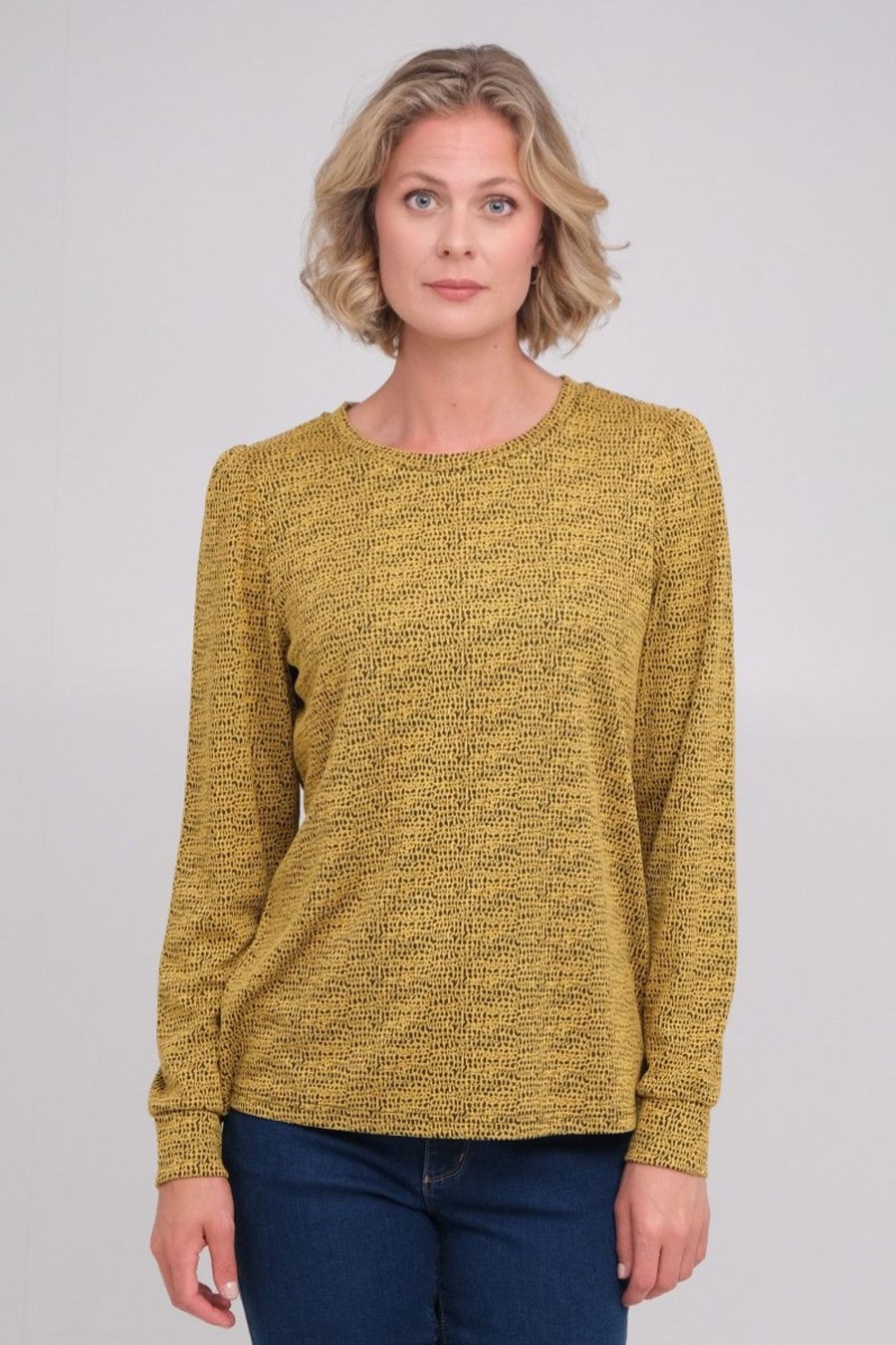 Klaer Zavanna | Soha Topp