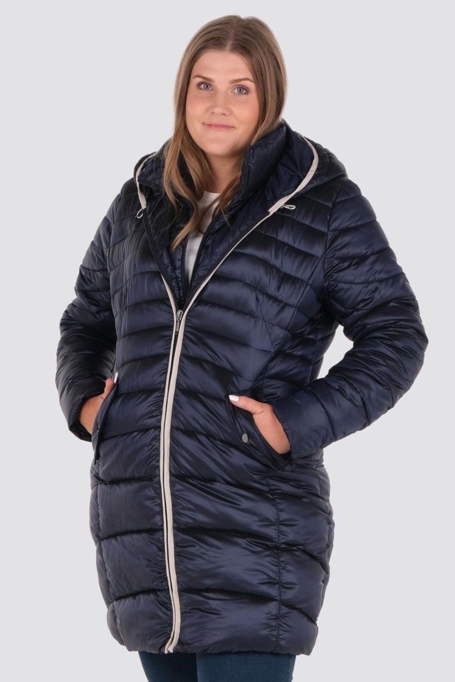 Klaer Zavanna | Devine Jakke