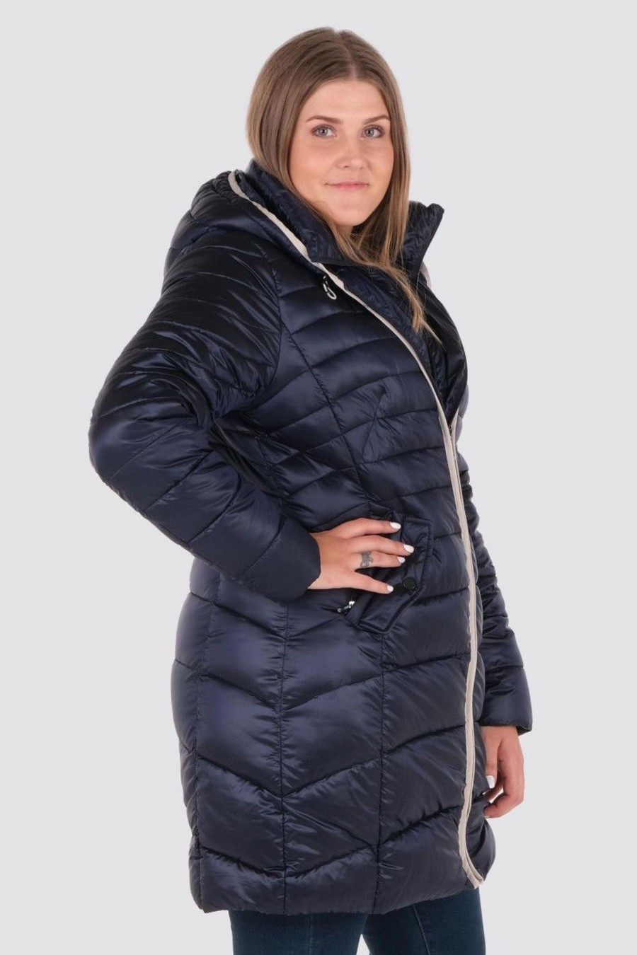 Klaer Zavanna | Devine Jakke